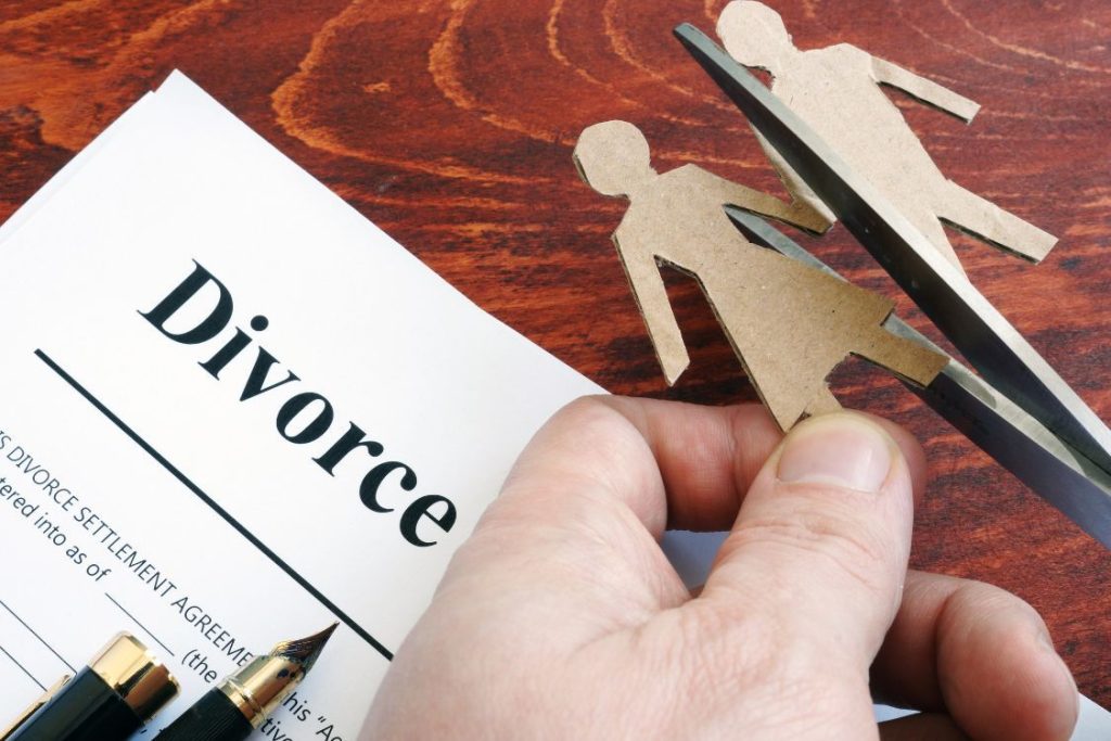 Divorce Lawyer in Tis Hazari Courts: Complete Guide to Divorce Services and Legal Support